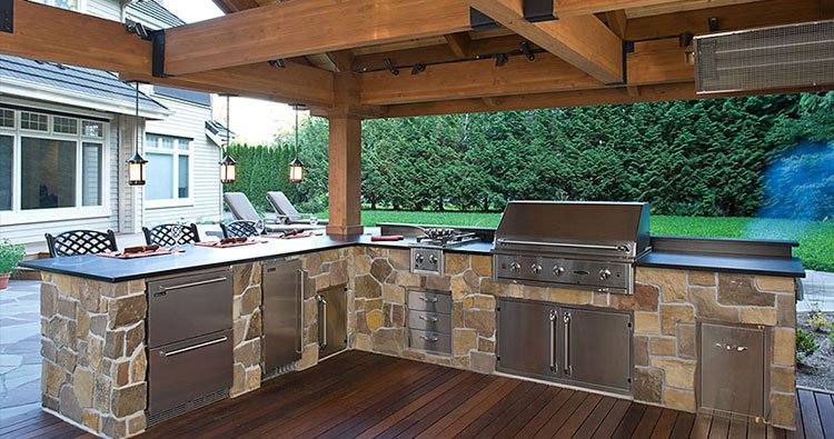 Outdoor Kitchens & Built in Grills - BBQ Islands & Custom Patio Kitchens